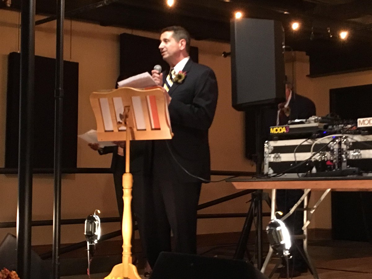 CTTMKE's tweet image. Dean Bill Henk thanks the Faye McBeath Foundation and the @gmcmke for their support of #celebrateteaching2015