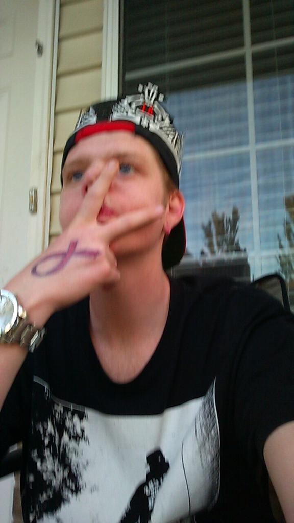 CadeTheWalker's tweet photo. King uh da castle #BKcrown #iamten http://t.co/dEg4tpr5nn