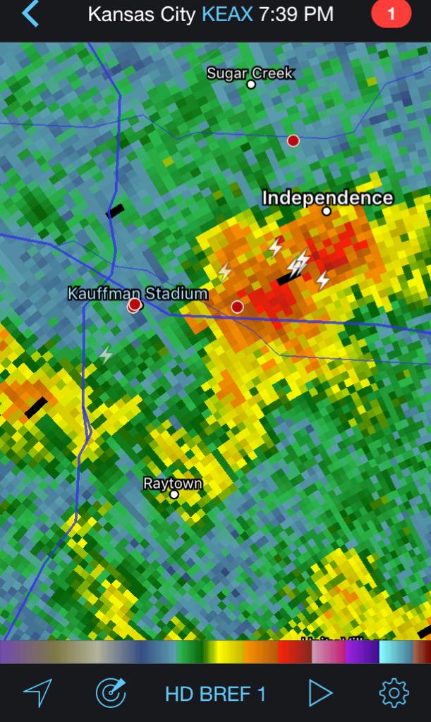 collinmyerswx's tweet photo. #Royals / #Astros shouldn't have any more trouble after this delay!! #ALDS15 http://t.co/xUhx9URtgb