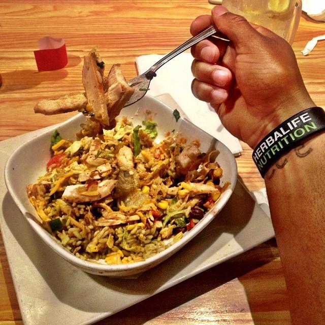 hormonarse's tweet photo. Smashing Out๐๐๐๐๐ #Food
#Foodporn
#extremeabs
#chickenlover
#Proteinshakes
#protein
#gainz
#personaltrainer
#mโฆ http://t.co/9HVrte9qyf