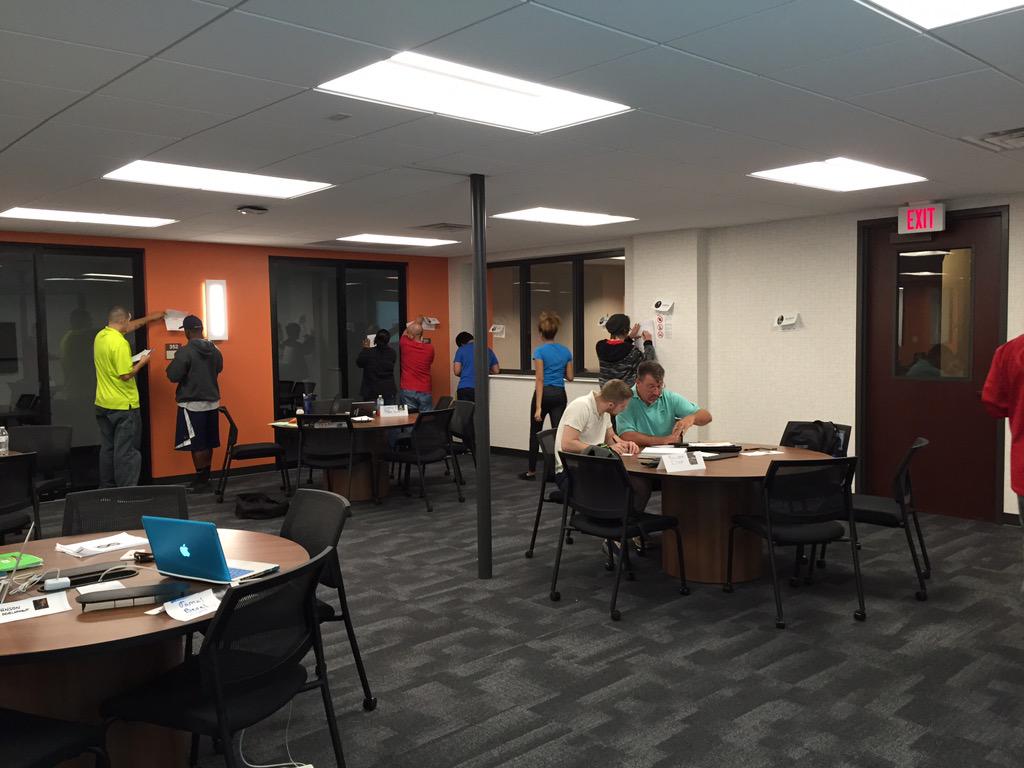 mschaben1's tweet image. Utilizing our space in the math lab today! #MathX #BellevueU