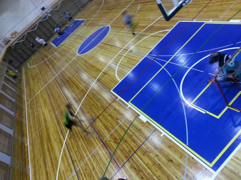 Šovakar tā svētīgi un kuplā skaitā "uzarām" jauno carenes grīdu. Bij labs. Rīt ar jābūt lab...