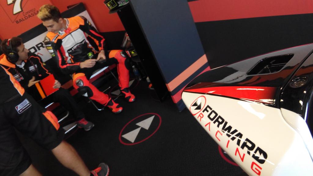 ForwardRacingGP's tweet photo. Now la #Moto2time at #JapaneseGP @simonecorsi and @lorybalda7 http://t.co/xlv0MTlU6W
