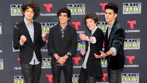 CodersLGDLOffic's tweet image. &quot;El gran debut en los Estados Unidos de CD9&quot; 

#ORGULLOCODER #LAMAsCD9 #CODERPOWER @somosCD9 😭