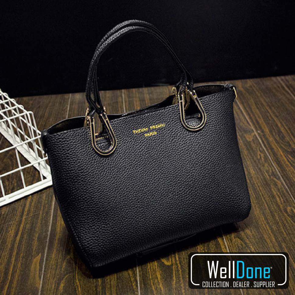WDWellDone's tweet image. Code : WD0013SW
Colour : Black, Silver
Material : Kulit PU
Size : H20xL28xD10cm
Weight : 850 grams
Price : IDR150.000