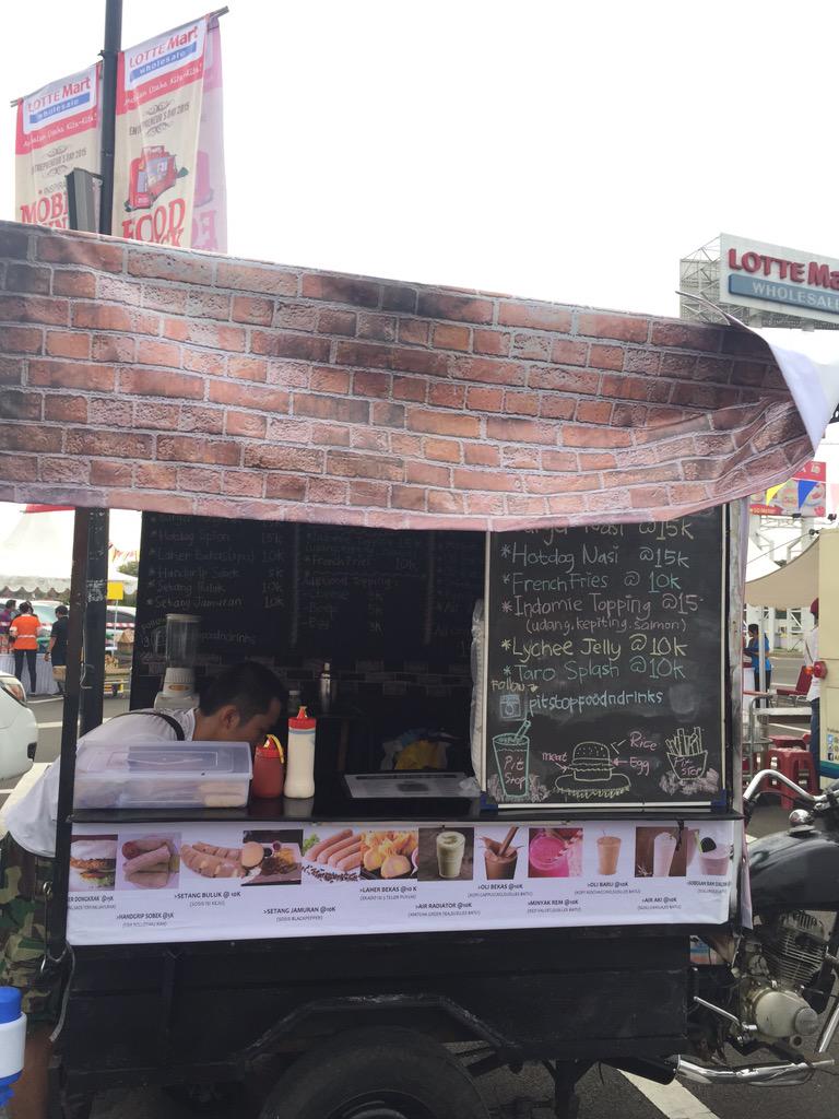 Ada @pitstopfoodndrinks nih di @lottewholesale acara #ED2015 follow yuk IG nya si Pitstop FoodnDrinks