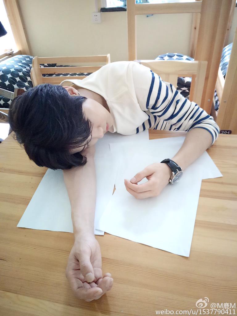 eternallydeer's tweet photo. Luhan Weibo Update:
Be quiet~Today is Friday #luhan http://t.co/J8lIcnUzgM