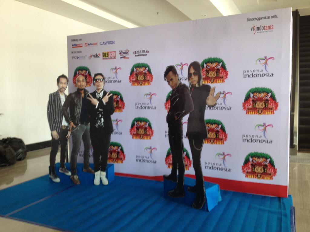 Photo booth di konser Slank #ReogNRoll! Tersedia buat kalian yang mau narsis2an ✌🏻️