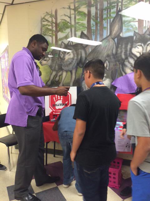 Fannin MS <a href="/gpisdcounselors/">gpisdcounselors</a> &amp; students "United We Stand Against Bullying" pledge #GPISDbullyproof