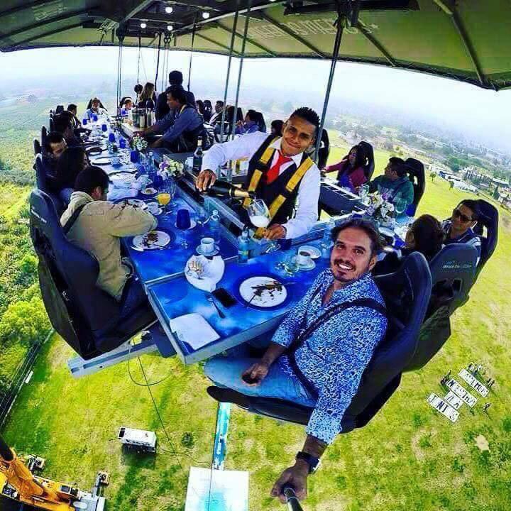 TheMindBlowing's tweet photo. Dinner in the sky! http://t.co/3twdps72FH