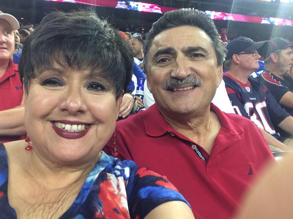 LucyRubio7's tweet photo. #Texans4BCA Having an awesome🏈🏈 http://t.co/Fh3H5VY5rq