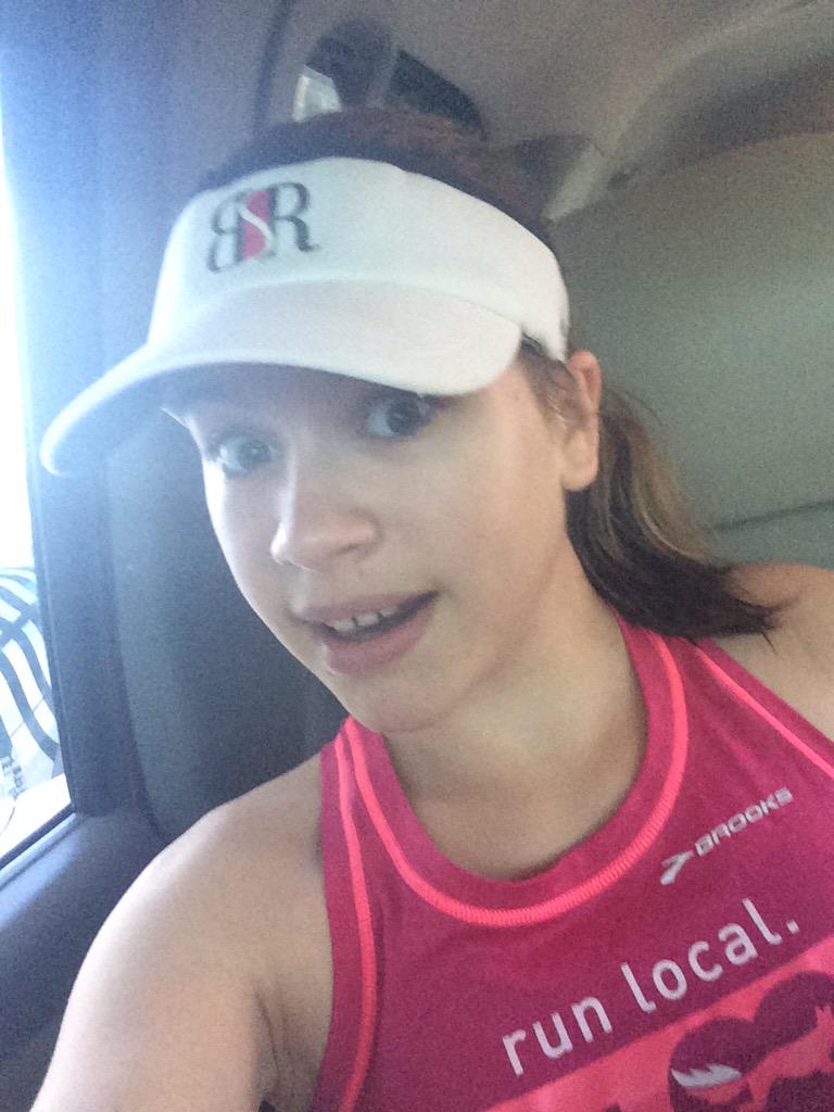 shannontris's tweet photo. I ran 3 fast miles tonight!🏃 http://t.co/9MxcGh8NSE
