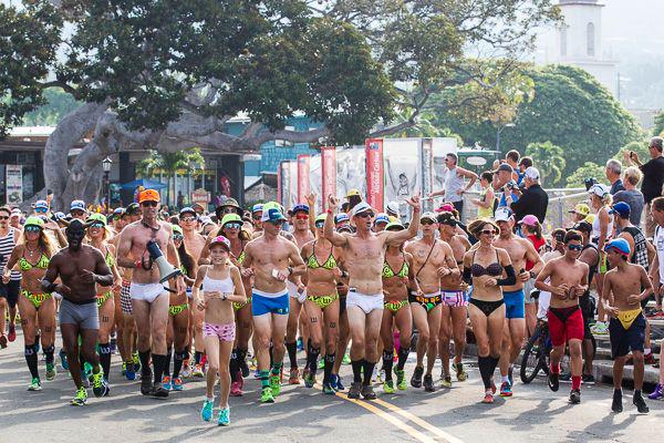 TriathleteMag's tweet photo. ICYMI: Images of the always-entertaining Kona Underpants Run #KonaUPR15 #IMKona http://t.co/eH0YUvCX2v http://t.co/M5BhFTk2pr