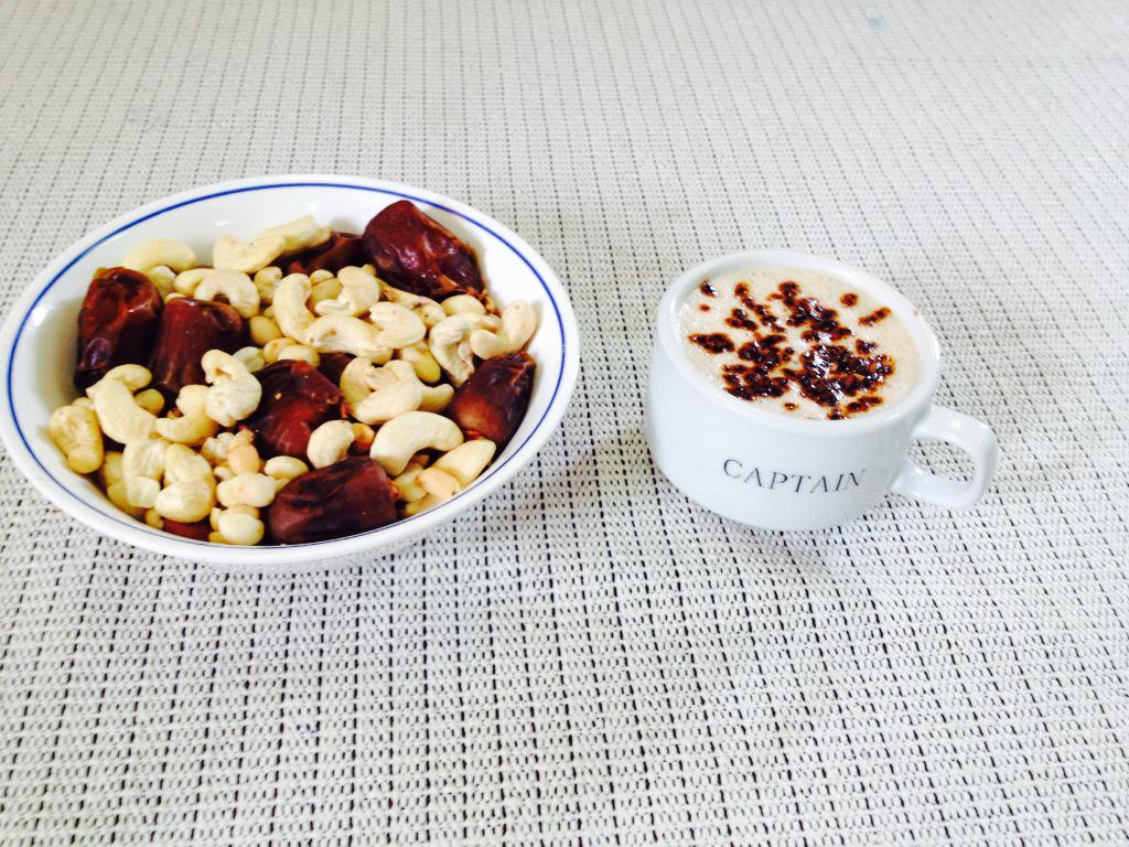 KamalCapt's tweet photo. #butter #coffee helps repair #leaky #brain! http://t.co/ejUUljYX0V