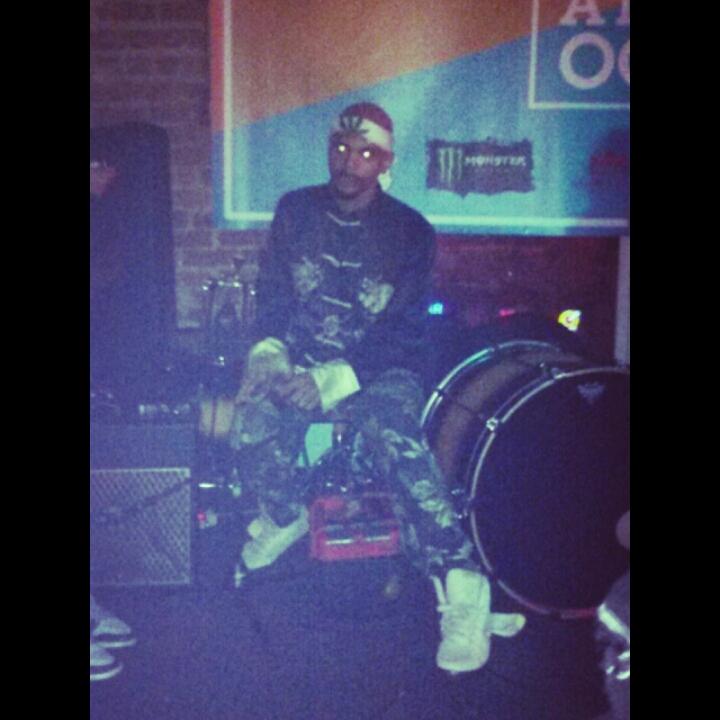 BridgetteJM1's tweet photo. He gotz the GLOOOOW!!!
@WaltLive @iNDEEDFACE
#WhoKilledTheLastDragon
#A3C15 #FivePointsBakery
#CoolClub! http://t.co/zHdqM6qgcF