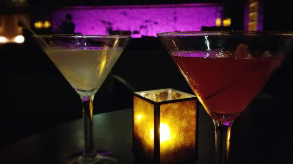 JAVinArizona's tweet photo. @HyattConcierge Awesome music &amp; drinks! hyatt gainey ranch do u have a microwave for our popcorn? Got the munchies http://t.co/6YWrOD6bRj