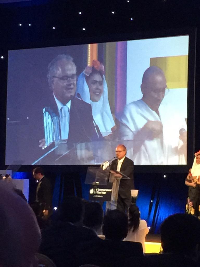 LupitaCastC's tweet photo. Felicidades Rodrigo Lebois @UNIFIN ganador nacional #EOYMX15!! http://t.co/CA4LWTLHcO