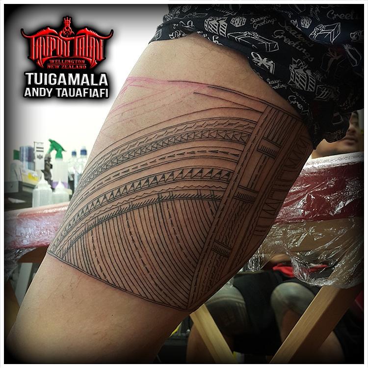 TaupouTatauAndy's tweet photo. First break on this #Samoan #tauvae #thighband....#tobecontinued http://t.co/v7sXXPMbLI