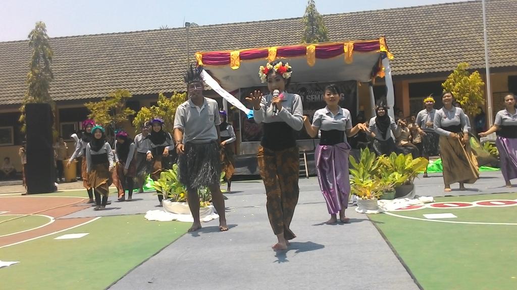 Penampilan dari PPL Unnes