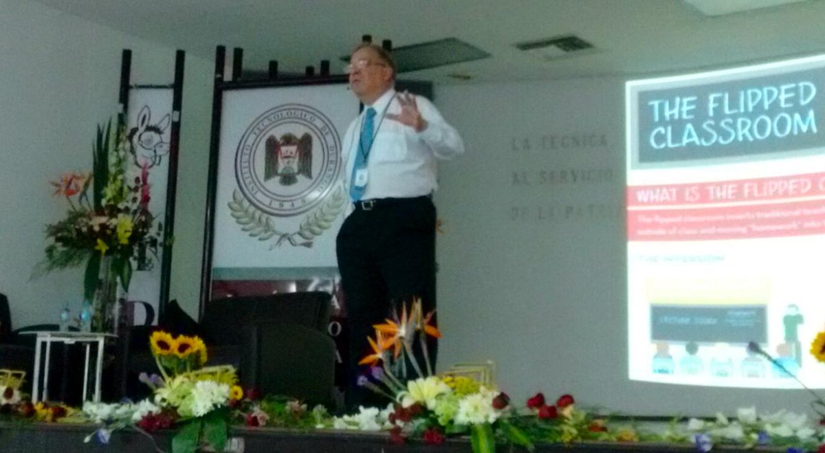 jfloresmorfin's tweet photo. Mejores estrategias e innovaciones de enseñanza en el 2o Congreso Nal. de Lenguas Extranjeras en el #TecNM @itdurango http://t.co/EfNLoVXs7i