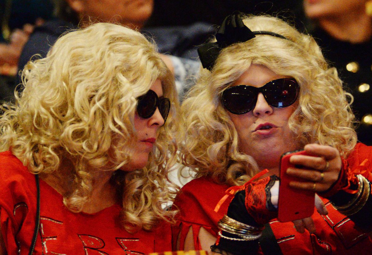 PiPressPhotos's tweet photo. #madonna #MadonnaXEC at the #Xcel in #StPaul

http://t.co/K3PoM2XVjJ http://t.co/GFkvGS8mZC