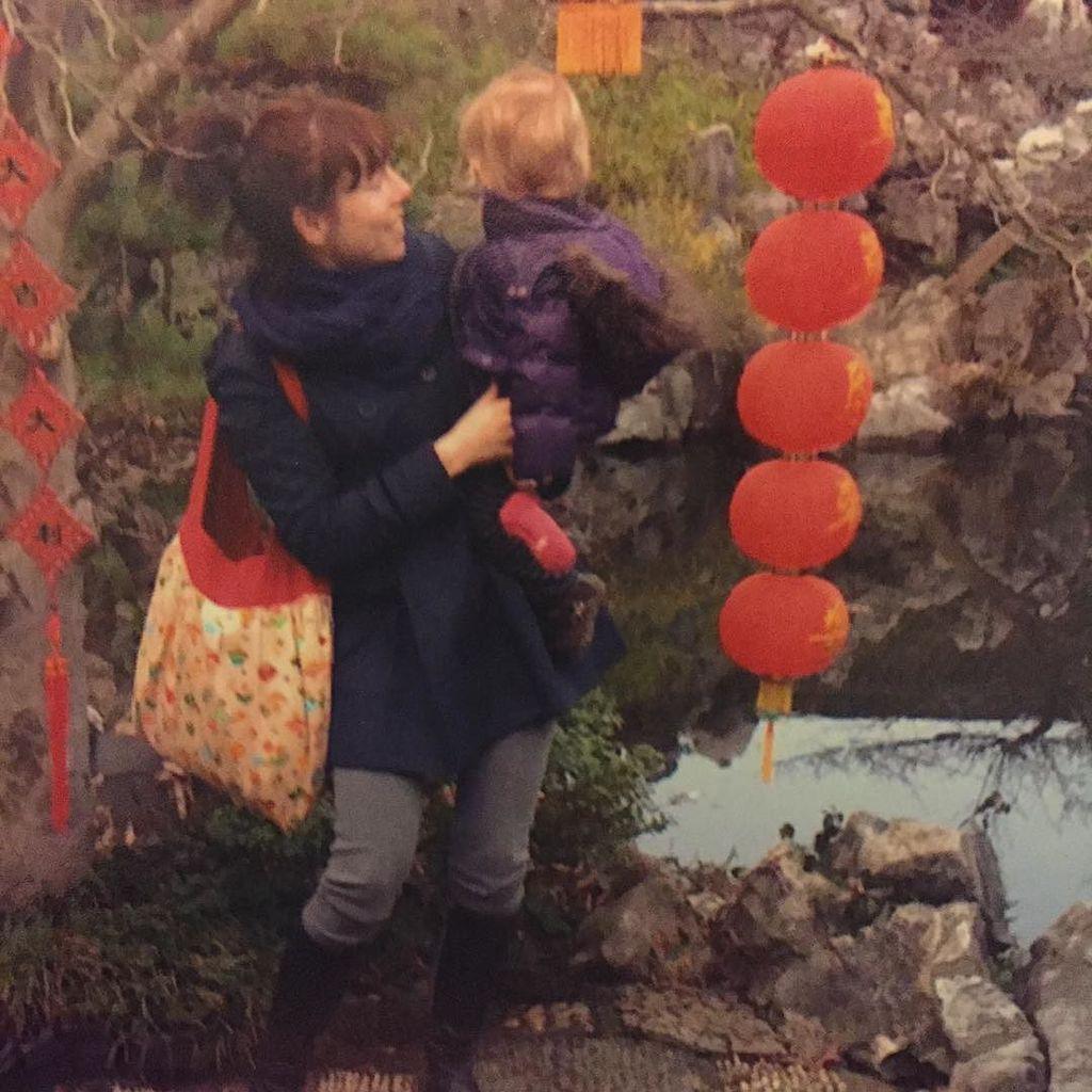 smashingthreads's tweet photo. #tbt #smashingthreads #handbags #canada โค๏ธ #2011 http://t.co/MWUA0lifYl http://t.co/jwDWLXQXz8