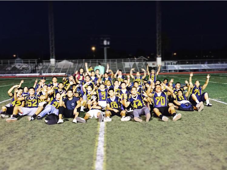 assleeey_'s tweet photo. Ganna get that 3PEAT!
MHS vs. SHS !
Come support tomorrow night @ 7!
#B3AT #THOSE #SPARTANS http://t.co/RT4YLIJael