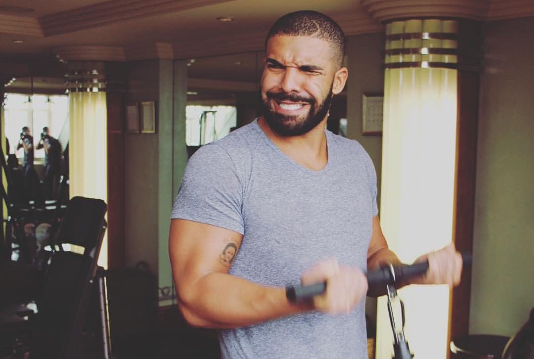 T_9AM_251LAB's tweet photo. what muscles are champagne papi using to perform this exercise?  #LabGoinUpOnATuesday9AM @Drake http://t.co/B7BJWoaz9p