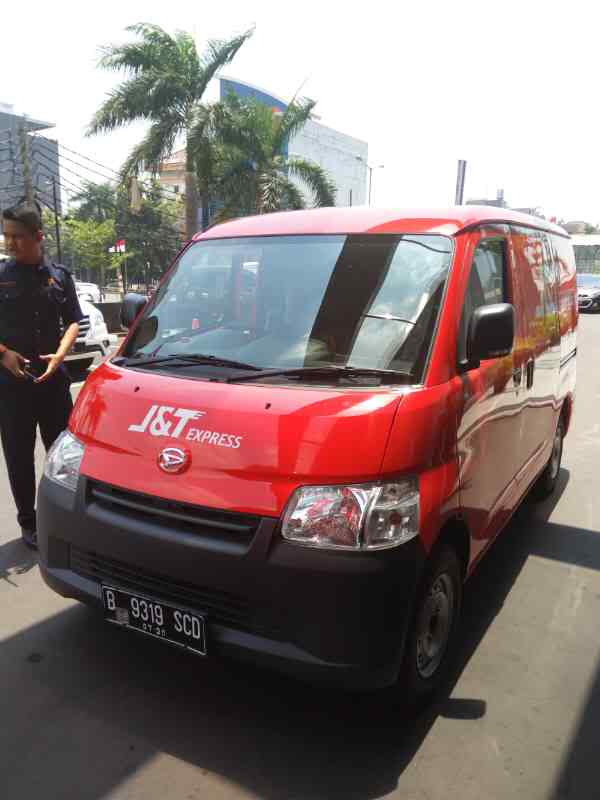 jnt_express's tweet photo. TRANSPORTER J&amp;T EXPRESS http://t.co/Qhf3jUC99j