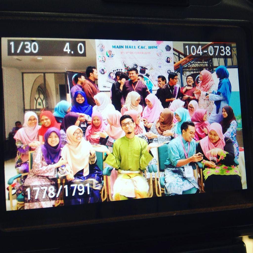 STUFFIIUM's tweet photo. Selamat hari stufffest15. Maaf zahir dan batin π #stufffest15 http://t.co/9kJLyLUgvU http://t.co/7qmwHb31pI