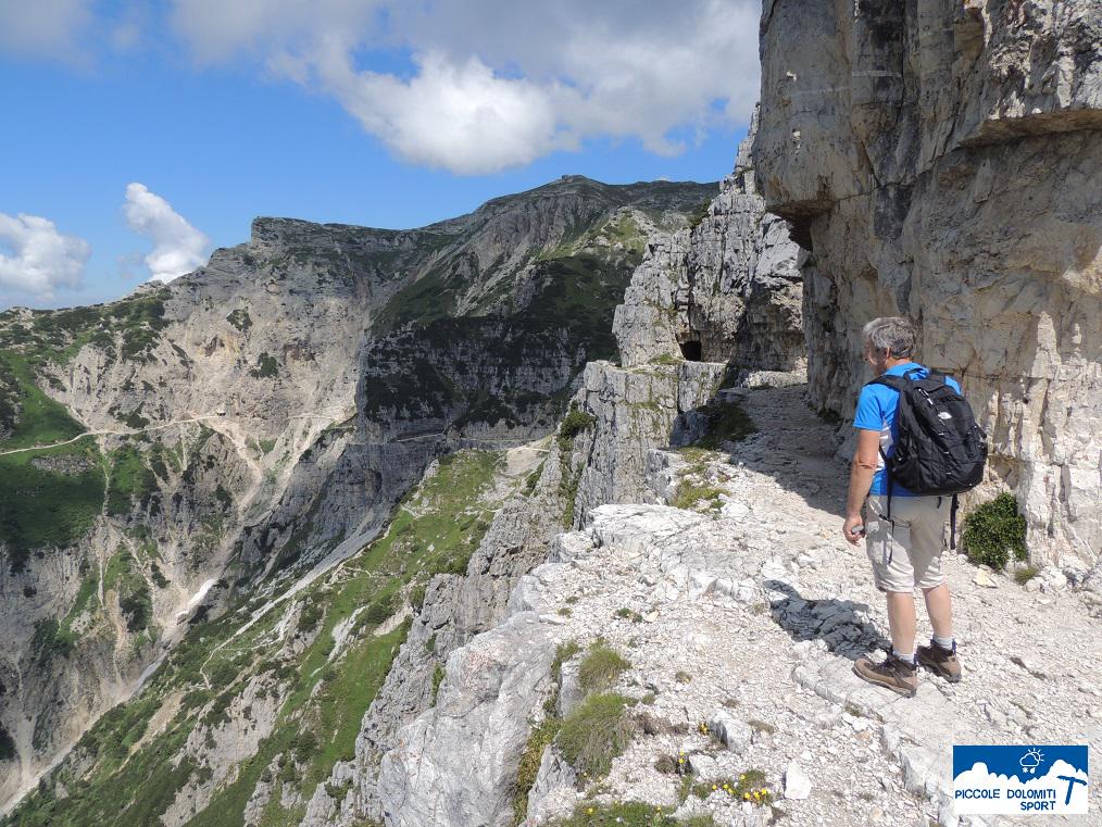 la storia tra le #gallerie e le #trincee del #Pasubio cicloweb.net/trekkingpasubi… <a href="/visitrovereto/">Visit Rovereto</a> <a href="/VisitTrentino/">Visit Trentino</a>