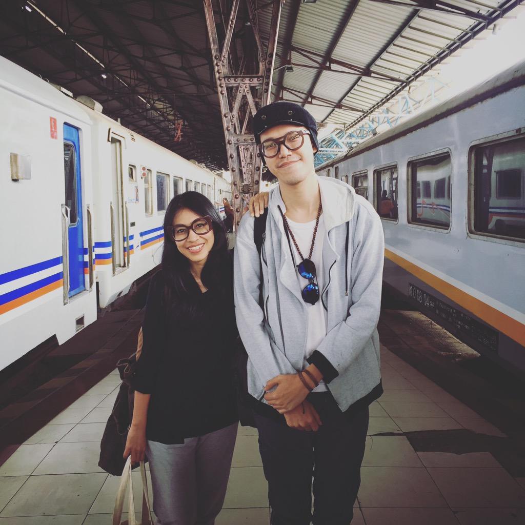 endahNrhesa's tweet photo. Arrived at Purwokerto. Train trip is always fun!! ^_^ #earStory http://t.co/4VUfNa4kD4