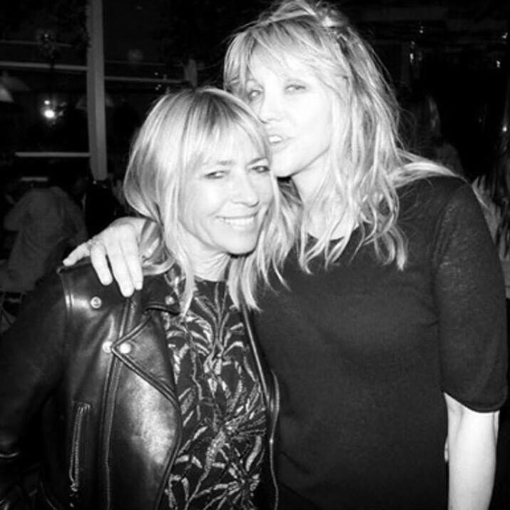 maretsteyn's tweet photo. Kim and Courtney? 90's 👯#courtneylove #kimgordon #hole http://t.co/HPZBrO5S0T