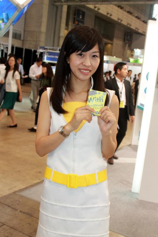 中野美穂 可愛い差し入れいただきましたー もうhalloweenの時期なんだなぁ 差し入れ カップケーキ いただきます ごちそうさまでした Halloween T Co Mzfjvgxalx