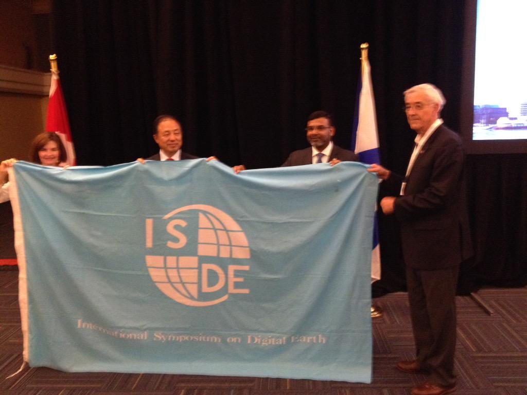 JamesGIS's tweet photo. ISDE Flag passes to next Symposium hosts Sydney @DigitalEarthYHZ #DigitalEarth2015 http://t.co/jEFv6kq5wo