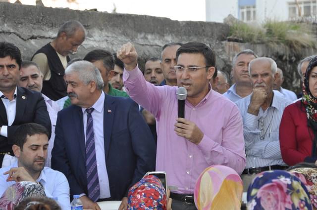 medya01com's tweet photo. Milletvekili Talip Küçükcan: “AK Parti Kalkınma ve İstikrarın Tek Adresidir” @tkucukcan http://t.co/DMVx0GitKh http://t.co/tTNfxPBAYE