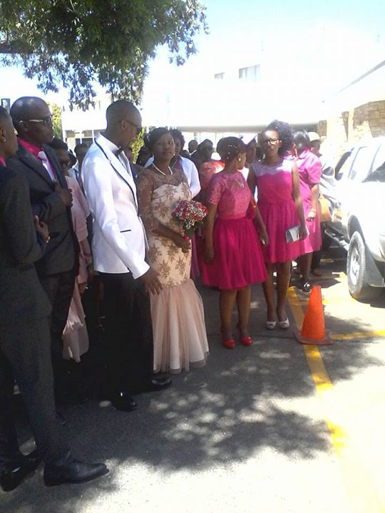 DonaldMlaba's tweet photo. My Man#weeding@LesothoMaseru#@KabeloMorule... http://t.co/RyODti7Hvq