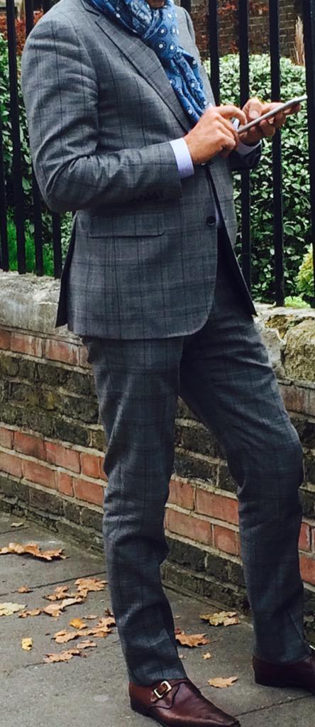nottinghilldady's tweet photo. School Gate: Tailored Suit, Slip-on Shoes, Cotton Scarf #FashionWin #DapperDaddy @BritishVogue http://t.co/3rgXzGr5oA