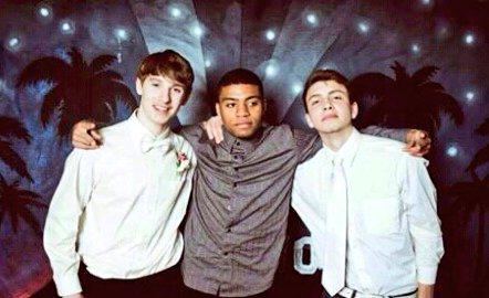 SwayyyyZ's tweet photo. (Some close friends of mine)
#triplejay
#ayeeegoodtimes http://t.co/WheOfefMx5
