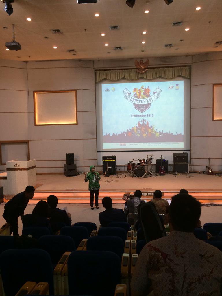 denscupXVI's tweet photo. Pembukaan Lomba Band Denscup XVI🎉🎉🎤🎸🎹 http://t.co/hP95ofymzm