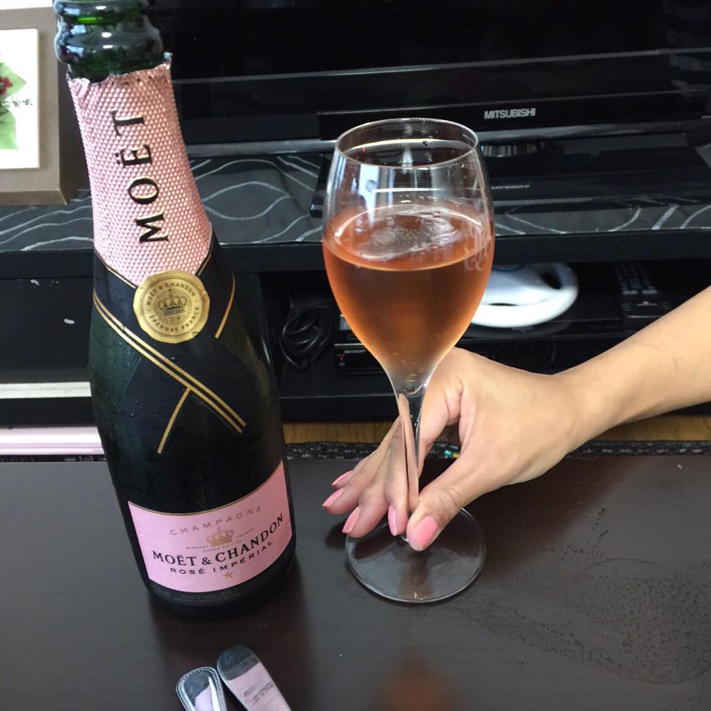 llp_press's tweet photo. 岡部のお誕生日のお祝いをしていただきました。ホームパーティー❤️
嬉しかった(o^^o) http://t.co/hGx2zn4FW3