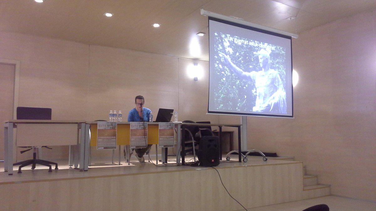 LenaTurismo's tweet photo. Ayer en la Conferencia "Mieres a través de su historia romana" Gracias a Laura Bécares!! http://t.co/MHnhRvFAJ5