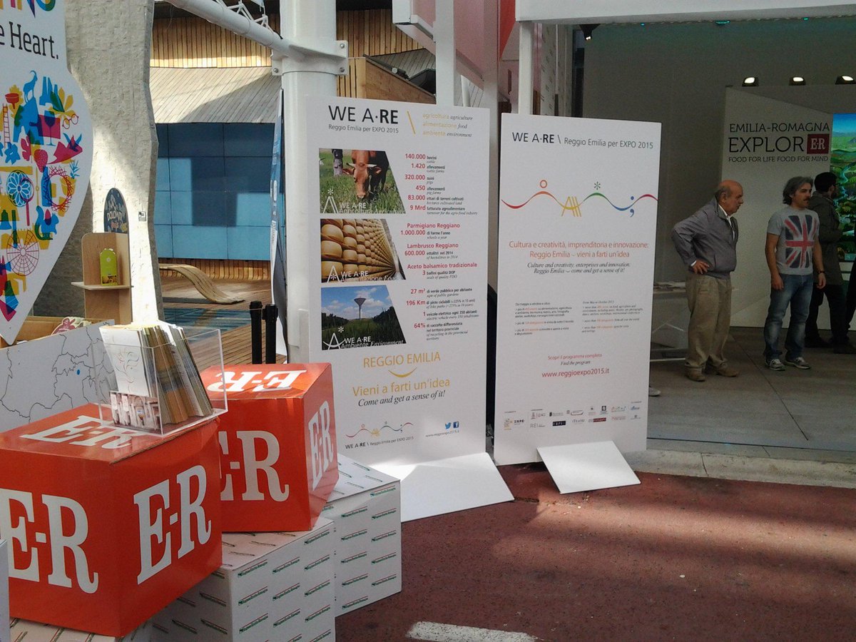turismo_RE's tweet photo. #ReggioaExpo iniziano i 5 giorni di #ReggioEmilia in #PiazzettaER! #reggioexpo2015 #expogram #expo2015 http://t.co/VquRuAp90k