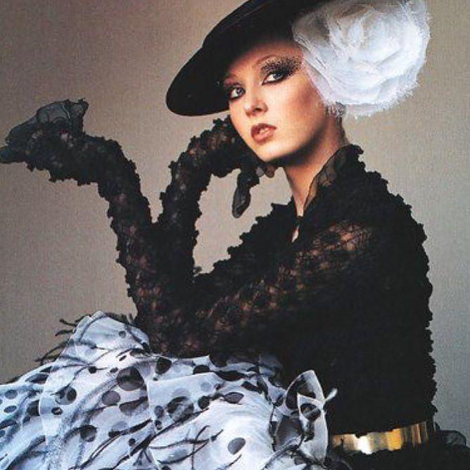 idscreative's tweet photo. Fairy couture โจโจ #maggierizer in #chanelhautecouture by #irvingpenn for #vogueus #couture โฆ http://t.co/Ujo3h0IPdu http://t.co/pLlJ66unSh