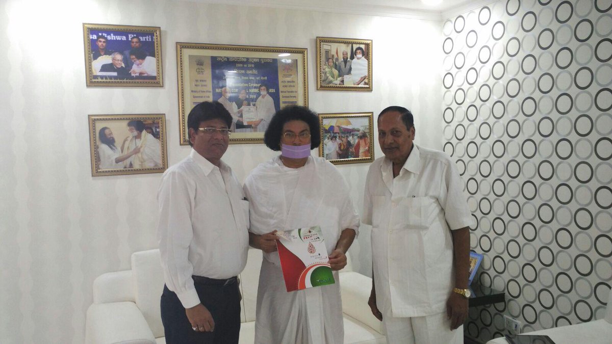 ShareBloodIndia's tweet photo. Acharya Dr.Lokesh Muni, Ambassador Of Peace And Harmony!!!
We thank you appreciating Share Blood India Mobile App. http://t.co/xyUh0cnVqh