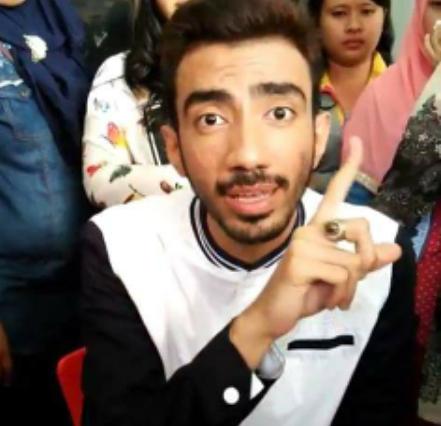 IzalkCool's tweet photo. Merapat di @FeniRose_ @rumpi_ttv mau #rumpiinrezabandung yuk gaspoll lagi ht nya Awas jangn ketingalan loh tar nyese http://t.co/nXcHRHspNO