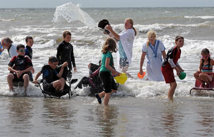 esthertew's tweet photo. Just one day to go to the Water Water Everywhere video projections down Borth high street http://t.co/a7Xb8ShjiA