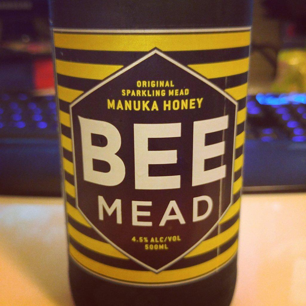 CharmaineMphoto's tweet photo. #BEES #beemead #mead http://t.co/pLjH6FMEGg