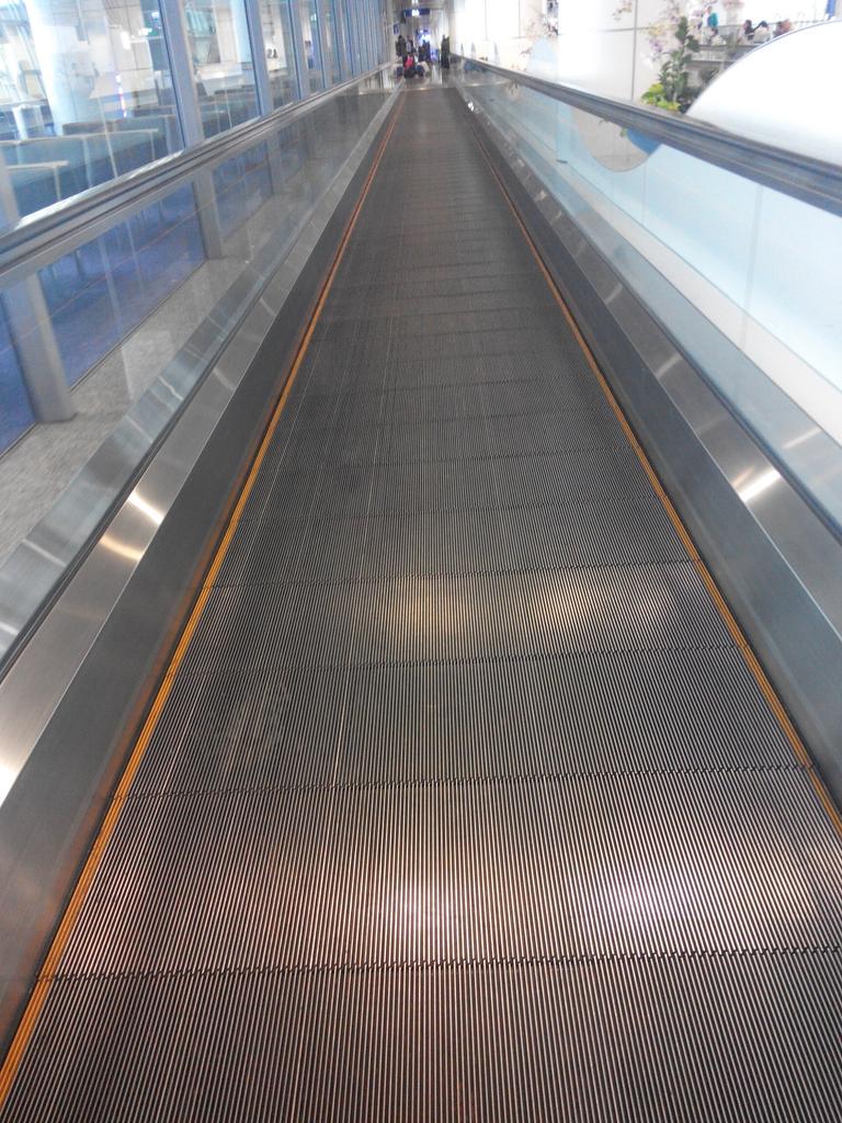 heyimIMAN's tweet image. Travelator #buildingservice