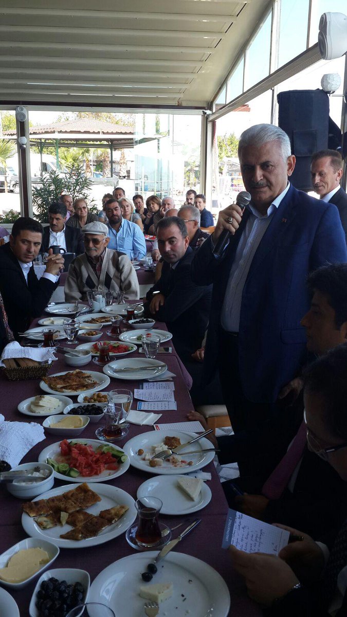 BA_Yildirim's tweet image. Binali Yıldırım: Yoksul olmak, yoksun olmak başarı için engel değildir. Bunun en büyük örneği Aziz Sancar&apos;dır.